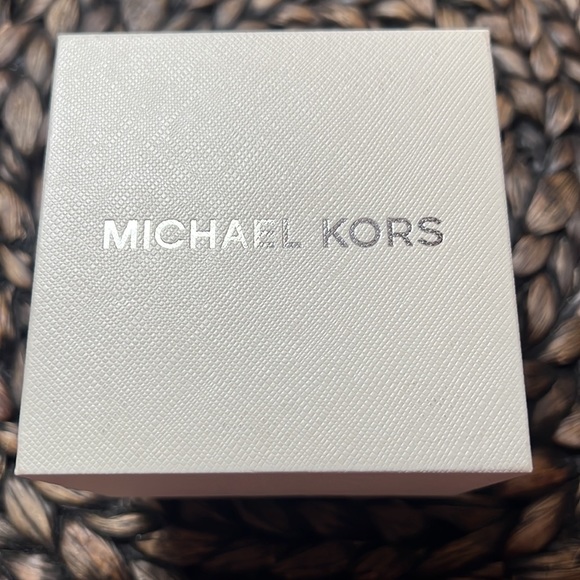 Michael Kors gold/pink band watch - Picture 2 of 3